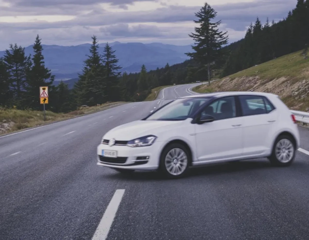 Garantie légale et rôle du mandataire en voiture neuve : Dimensions juridiques et pratiques